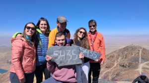 Josu con el grupo de jóvenes que estuvieron en verano