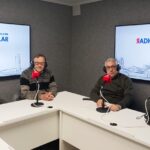 Iñaki Larrea y Manuel Heredia en la emisora diocesana Radio Popular/Herri Irratia